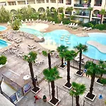 Apartment Pool & *